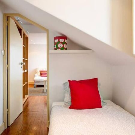 Balcony Apartment In Lisbon Center Exterior photo