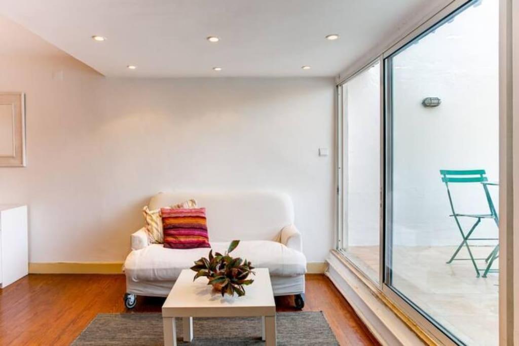 Balcony Apartment In Lisbon Center Exterior photo
